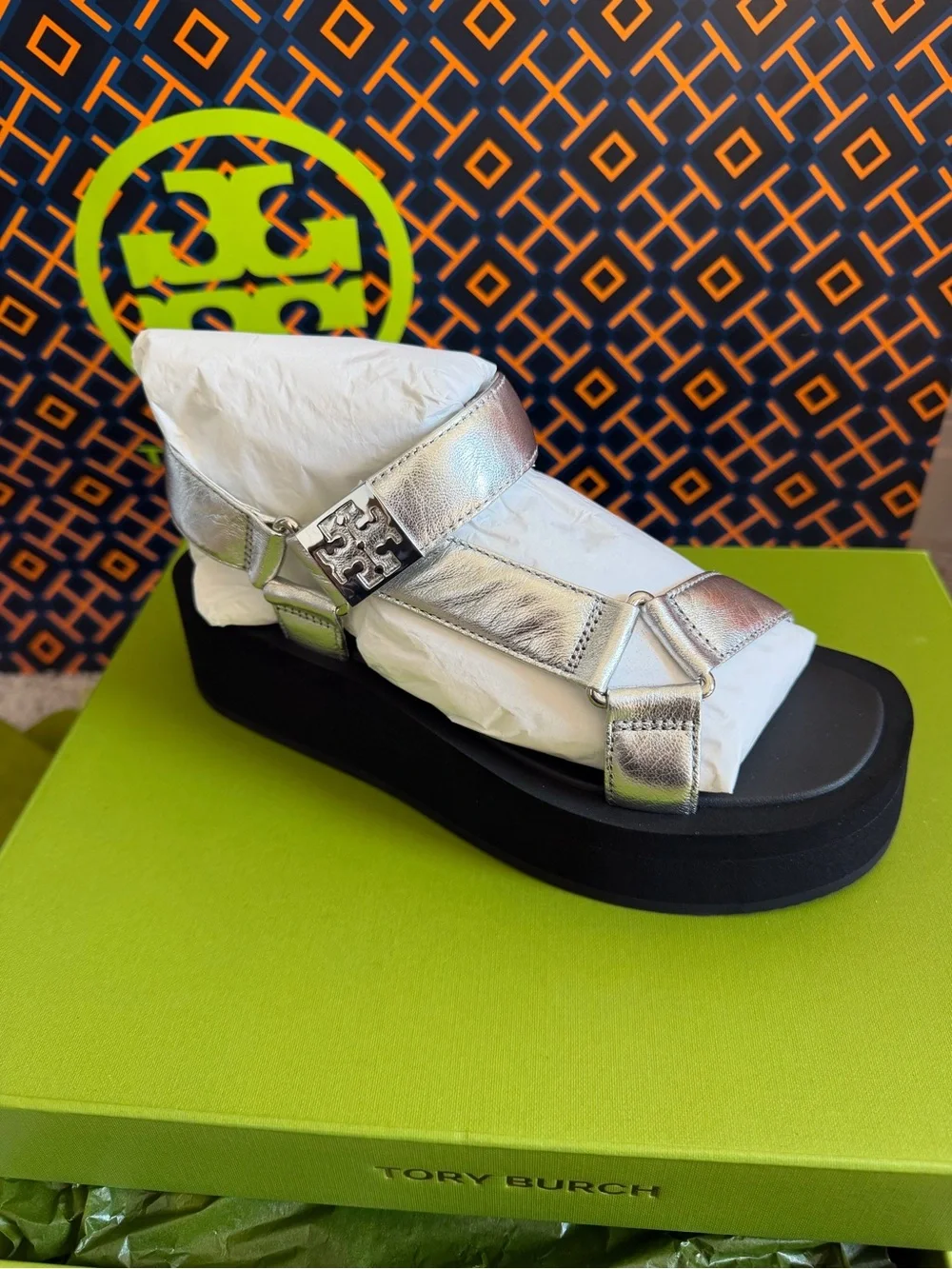 Tory Burch Mellow Platform Sandal Crinkle Metallic Leather Size 6 Silver Black